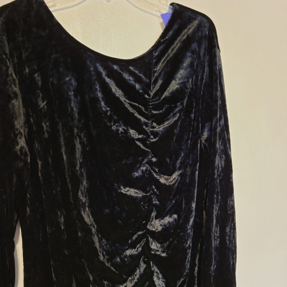 Nwt Future Collective Black Crushed Velvet Open Back Dress Size 2x Plus Size — image 4 of 8